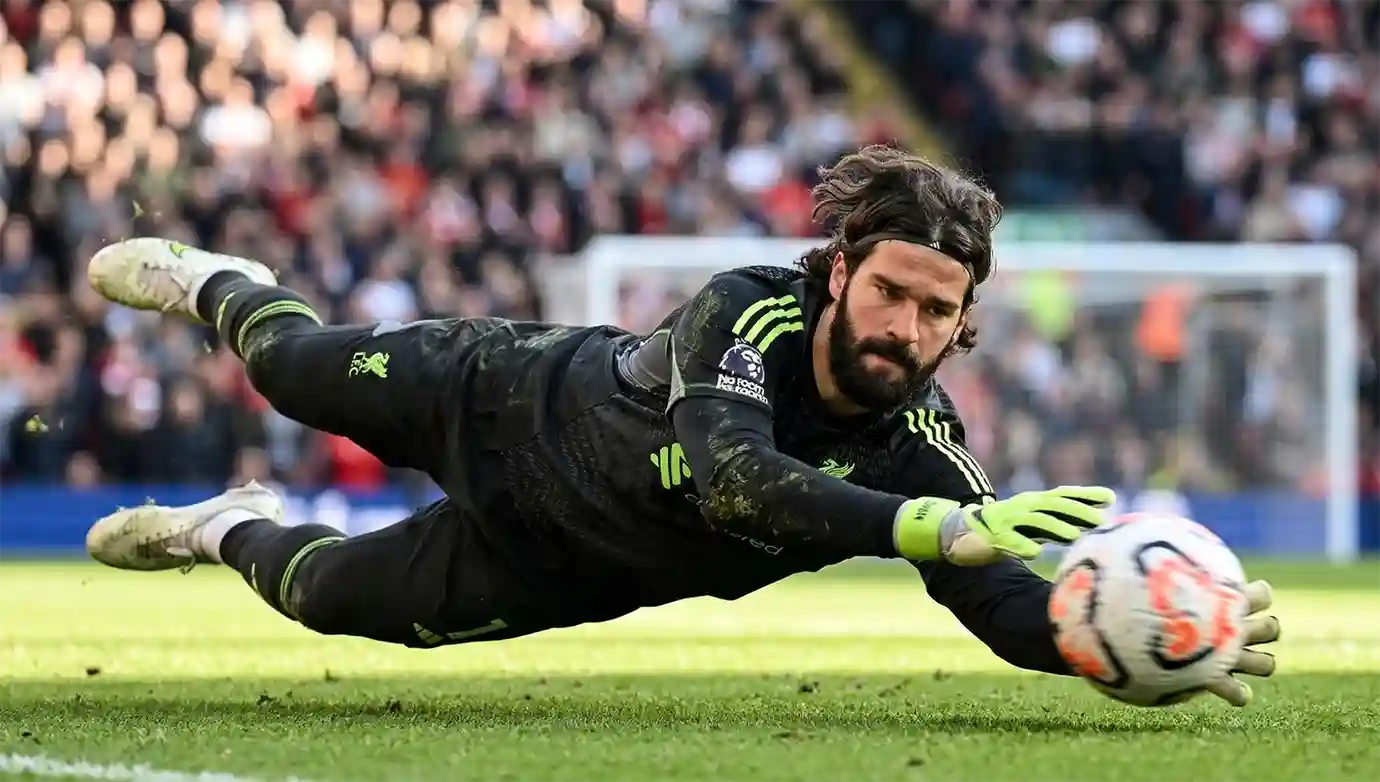 อาลีสซง เบ็คเกอร์ ผู้รักษาประตูลิเวอร์พูล ที่มีข่าว ยูเวนตุส เจรจาคว้าตัว อาลีสซง เบ็คเกอร์