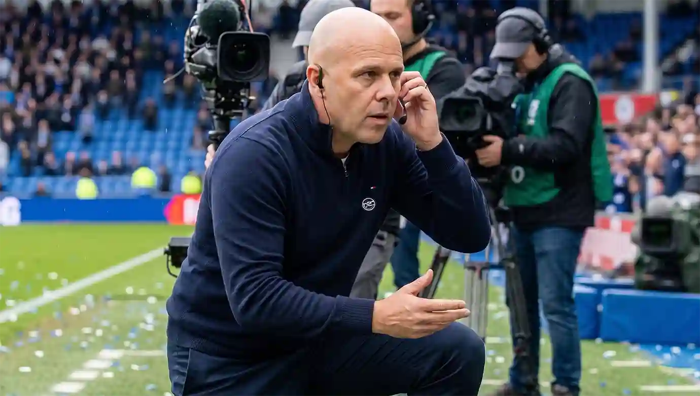 เจมี่ คาร์ราเกอร์ เชื่อว่า อาร์เน่อ สล็อต จะได้คุมลิเวอร์พูลต่อในฤดูกาลหน้า