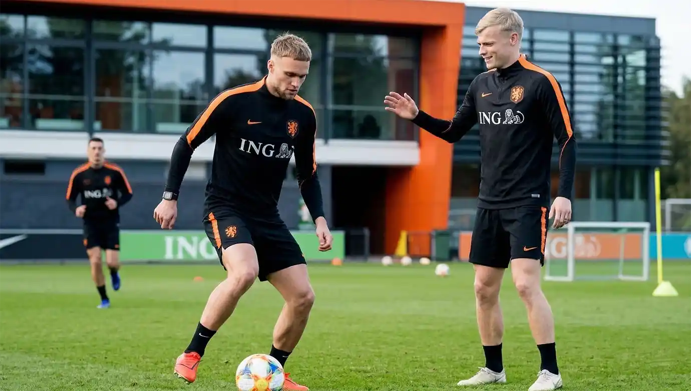 แฟร์บรู๊กเก้น โกลไบรท์ตัน 3 ทีมใหญ่รุมจีบ เพื่อแย่งคว้าตัวไปเป็นผู้รักษาประตูมือหนึ่งในช่วงตลาดนักเตะซัมเมอร์ 2026