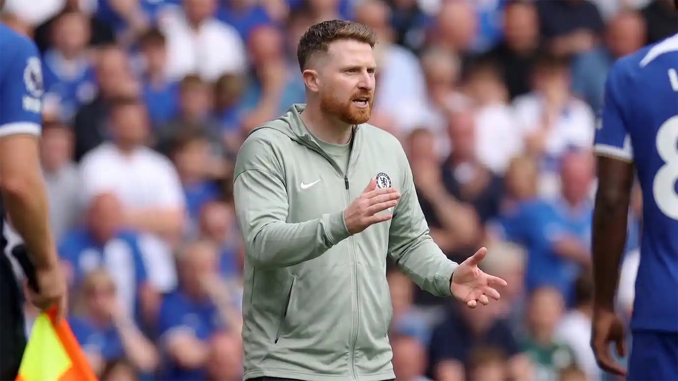 เอ็นโซ่ เฟอร์นันเดซ ฉลองทำประตูชัยให้ เชลซี ในเกมชนะลีดส์ ยูไนเต็ด