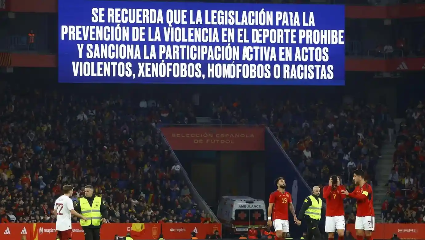 ฟีฟ่าสอบวินัยแฟนบอลสเปนเหยียดเชื้อชาติและต่อต้านอิสลาม ในเกมอุ่นเครื่องพบกับทีมชาติอียิปต์