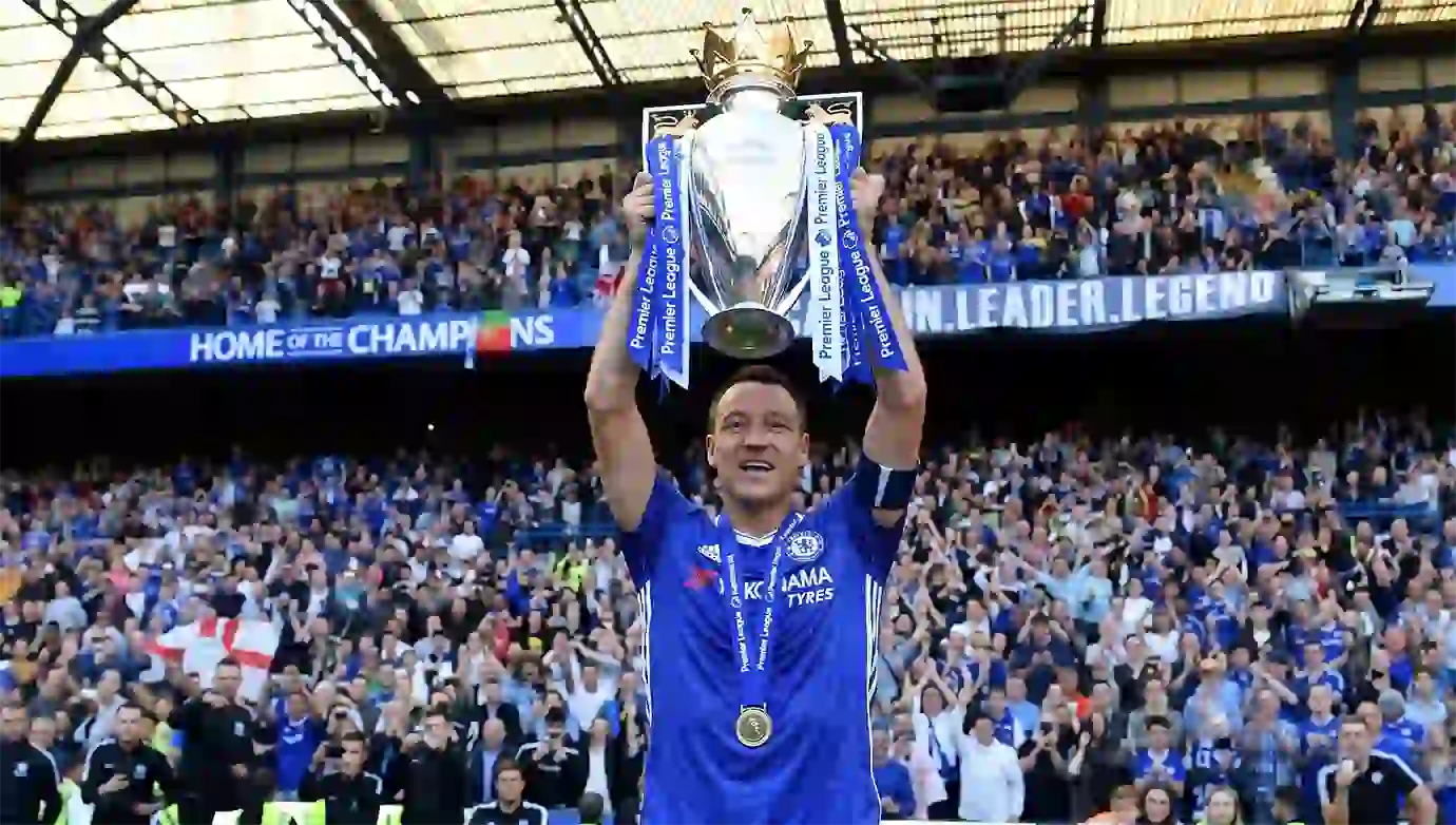 จอห์น เทอร์รี่ กัปตันทีมเชลซีในจังหวะที่ จอห์น เทอร์รี่ ลงเล่นทั้งที่บาดเจ็บให้เชลซี