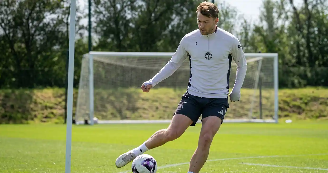 เดอ ลิกต์ ใกล้คัมแบ็ก! แมนยูอัปเดตอาการหลังพักยาว 145 วัน หลังได้รับบาดเจ็บที่หลังส่วนล่าง