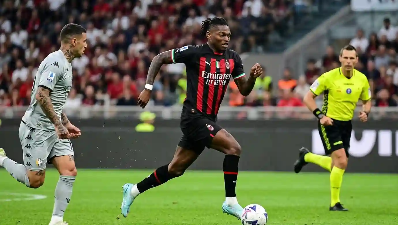 อาเดรียง ราบีโอต์ กองกลางเอซี มิลาน ออกโรงปกป้องเพื่อนร่วมทีม หลัง ราบีโอต์ ผิดหวังแฟนมิลานโห่ใส่ เลเอา