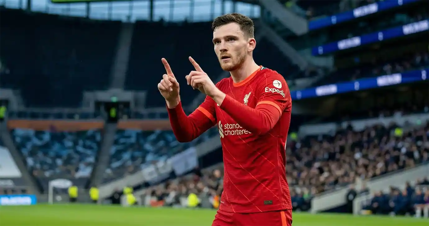 แอนดรูว์ โรเบิร์ตสัน แบ็กซ้ายลิเวอร์พูล ที่มีข่าว สเปอร์ส จ่อคว้า โรเบิร์ตสัน ร่วมทัพ แบบไร้ค่าตัว