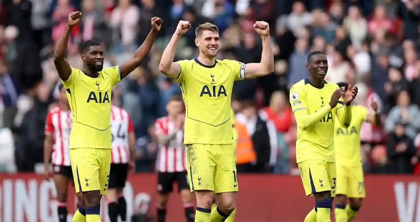 นักเตะไก่เดือยทองออกอาการผิดหวัง ประกอบบทความ วิเคราะห์โอกาส สเปอร์ส รอดตกชั้น