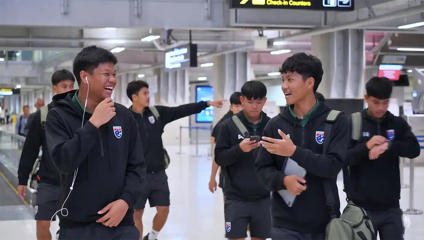 นักฟุตบอล ทีมชาติไทย U16 เดินทางกลับถึงไทย หลังจบศึกชิงแชมป์อาเซียน ที่สนามบินสุวรรณภูมิ