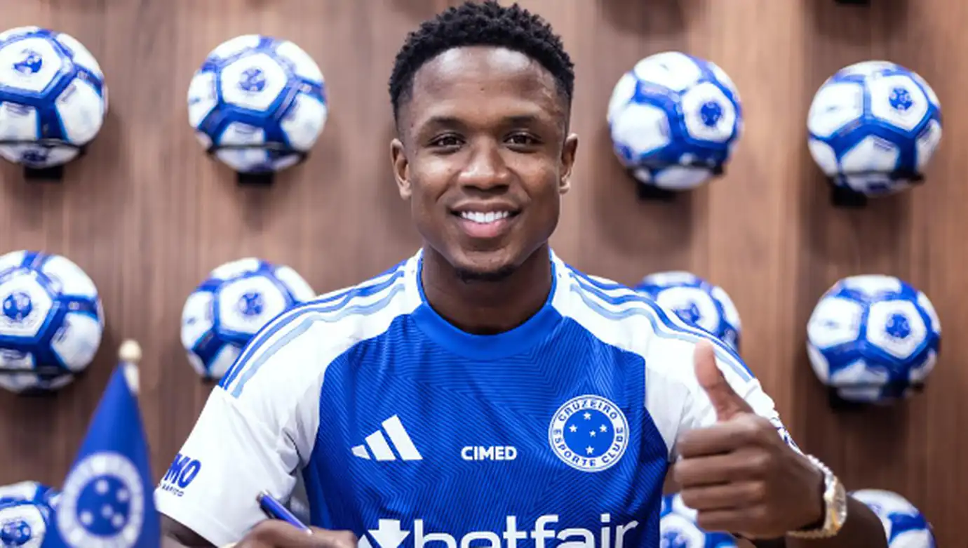 sinisterra leaves bournemouth for cruzeiro permanently 01 06 69