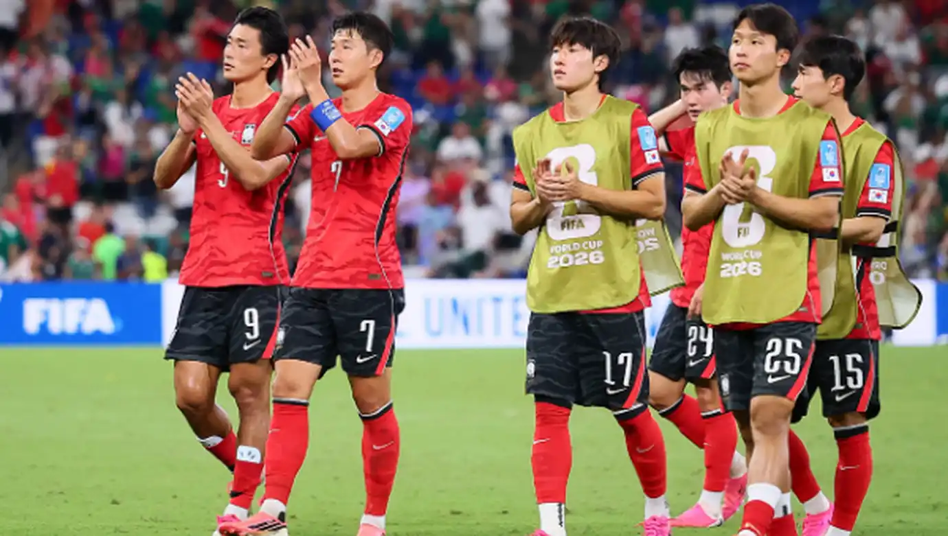 แฟนคลับเดือดจัด! เกาหลีใต้ ตกรอบบอลโลก โดนรุมด่าถึงสนามบิน