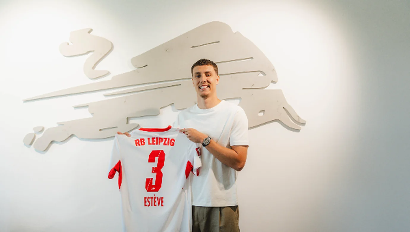 ทางการ! ไลป์ซิกเปิดตัวเอสเตฟ สวมเสื้อเบอร์ 3 บุนเดสลีกา